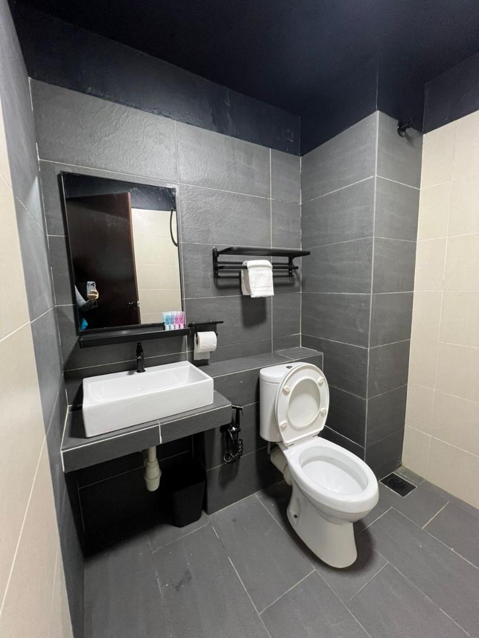 Samsara Studio Apartment At Kompleks Mutiara Gm Gua Musang Dış mekan fotoğraf